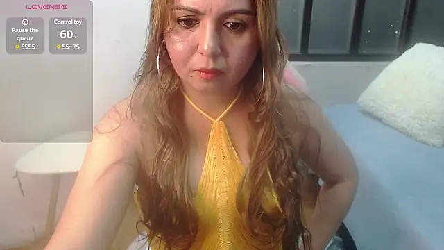 Snapshot of rose_meyer chatting on 03-15-25, 06:43 rose meyer online show from 03-15-25, 06:43