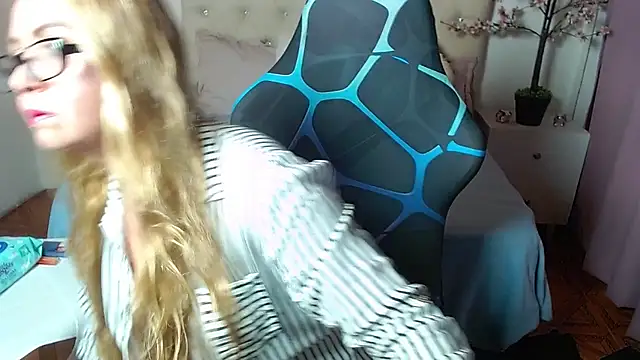 Snapshot of rose_meyer chatting on 09-15-25, 07:58 rose meyer online show from 09-15-25, 07:58