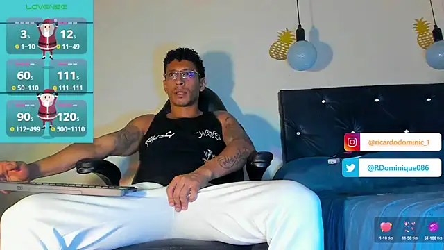 Snapshot of FuckHardlove chatting on 12-30-24, 04:20 FuckHardlove online show from 12-30-24, 04:20