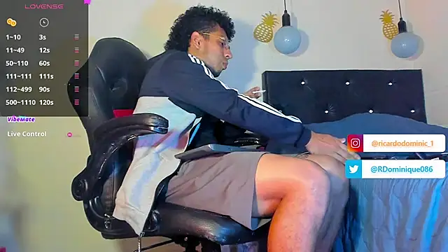 Snapshot of FuckHardlove chatting on 01-07-25, 02:53 FuckHardlove online show from 01-07-25, 02:53