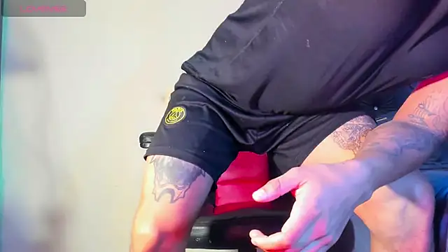 Snapshot of FuckHardlove chatting on 01-21-25, 04:16 FuckHardlove online show from 01-21-25, 04:16