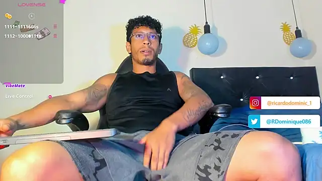 Snapshot of FuckHardlove chatting on 01-25-25, 11:11 FuckHardlove online show from 01-25-25, 11:11