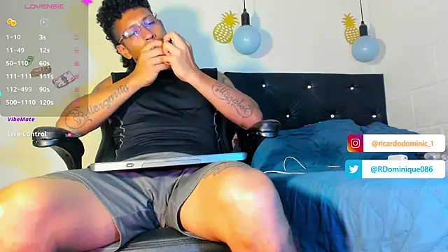 Snapshot of FuckHardlove chatting on 01-28-25, 02:53 FuckHardlove online show from 01-28-25, 02:53