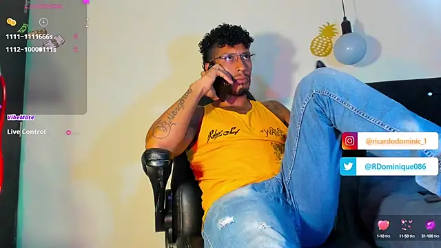 Snapshot of FuckHardlove chatting on 01-31-25, 06:03 FuckHardlove online show from 01-31-25, 06:03