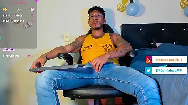 Snapshot of FuckHardlove chatting on 02-01-25, 05:39 FuckHardlove online show from 02-01-25, 05:39