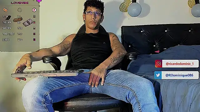 Snapshot of FuckHardlove chatting on 03-04-25, 08:05 FuckHardlove online show from 03-04-25, 08:05