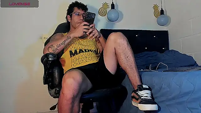 Snapshot of FuckHardlove chatting on 03-10-25, 03:45 FuckHardlove online show from 03-10-25, 03:45