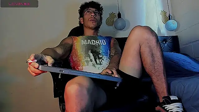 Snapshot of FuckHardlove chatting on 03-19-25, 04:13 FuckHardlove online show from 03-19-25, 04:13