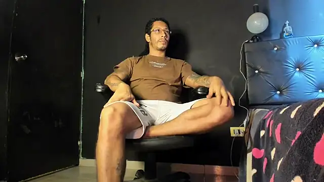 Snapshot of FuckHardlove chatting on 06-09-26, 03:56 FuckHardlove online show from 06-09-26, 03:56