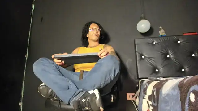 Snapshot of FuckHardlove chatting on 06-20-26, 04:26 FuckHardlove online show from 06-20-26, 04:26