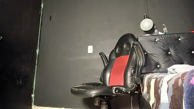 Snapshot of FuckHardlove chatting on 06-22-26, 03:25 FuckHardlove online show from 06-22-26, 03:25