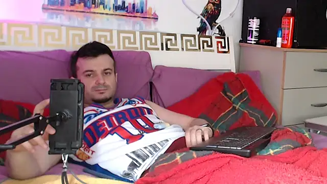 Snapshot of erotico69xxx chatting on 05-11-26, 12:33 erotico69xxx online show from 05-11-26, 12:33
