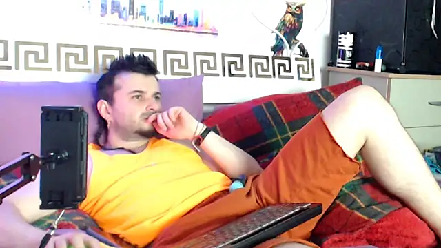 Snapshot of erotico69xxx chatting on 05-25-26, 10:38 erotico69xxx online show from 05-25-26, 10:38