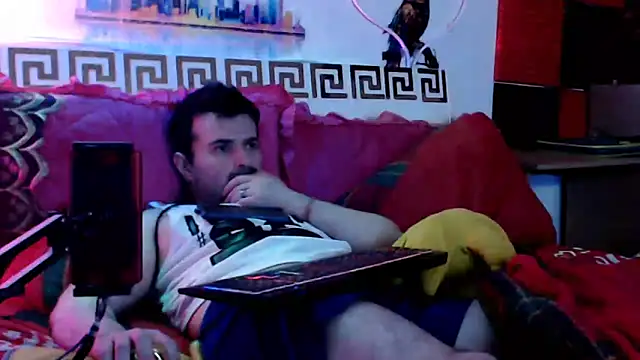 Snapshot of erotico69xxx chatting on 06-12-26, 01:37 erotico69xxx online show from 06-12-26, 01:37