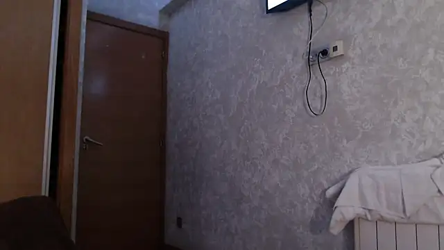 Snapshot of Latina_BigBoobs chatting on 03-15-26, 05:46 Latina BigBoobs online show from 03-15-26, 05:46