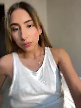 Snapshot of Ameellie chatting on 12-17-24, 06:53 Ameellie online show from 12-17-24, 06:53