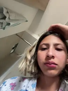 Ameellie online show from 11-22-25, 04:06