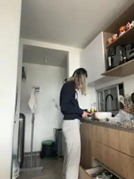 Ameellie online show from 04-14-26, 04:24