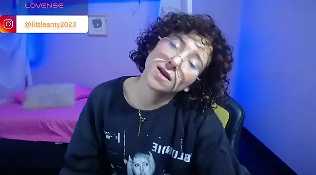 Snapshot of little__amy_ chatting on 01-04-25, 02:46 little  amy  online show from 01-04-25, 02:46