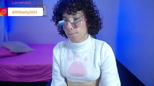 Snapshot of little__amy_ chatting on 01-05-25, 03:22 little  amy  online show from 01-05-25, 03:22