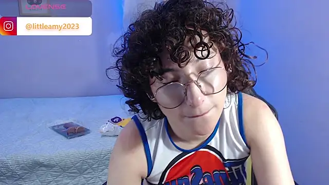Snapshot of little__amy_ chatting on 01-27-25, 04:11 little  amy  online show from 01-27-25, 04:11