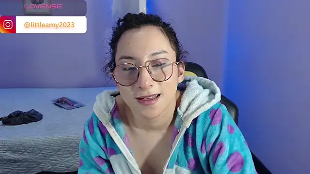Snapshot of little__amy_ chatting on 01-31-25, 03:00 little  amy  online show from 01-31-25, 03:00