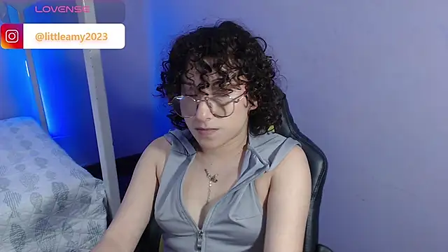 Snapshot of little__amy_ chatting on 02-13-25, 02:12 little  amy  online show from 02-13-25, 02:12