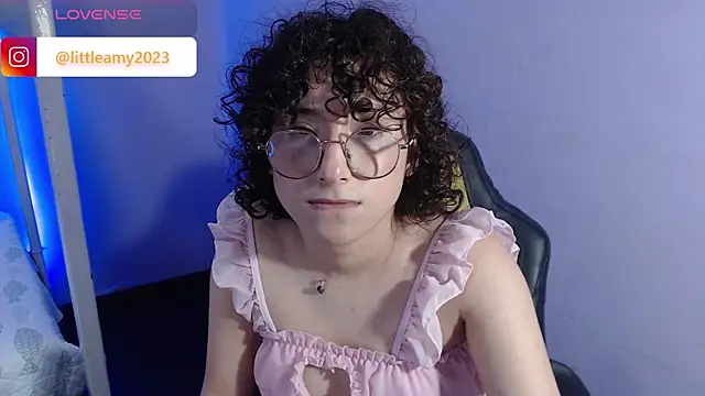 Snapshot of little__amy_ chatting on 02-15-25, 02:58 little  amy  online show from 02-15-25, 02:58