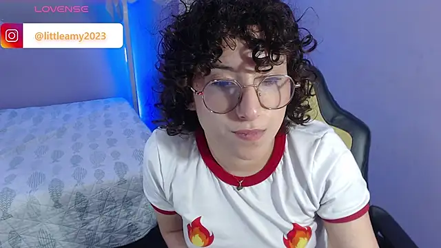Snapshot of little__amy_ chatting on 02-16-25, 01:58 little  amy  online show from 02-16-25, 01:58