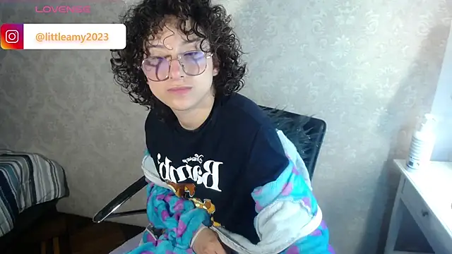 Snapshot of little__amy_ chatting on 03-10-25, 10:04 little  amy  online show from 03-10-25, 10:04