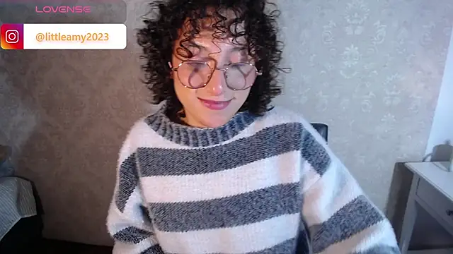 Snapshot of little__amy_ chatting on 03-12-25, 02:09 little  amy  online show from 03-12-25, 02:09