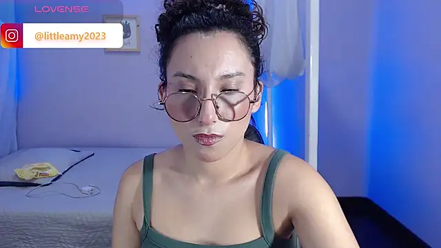 Snapshot of little__amy_ chatting on 03-19-25, 12:26 little  amy  online show from 03-19-25, 12:26