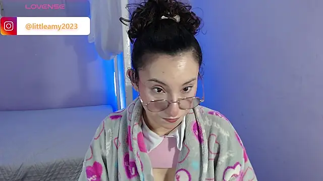 Snapshot of little__amy_ chatting on 03-19-25, 09:48 little  amy  online show from 03-19-25, 09:48