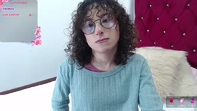 Snapshot of little__amy_ chatting on 09-16-25, 09:16 little  amy  online show from 09-16-25, 09:16