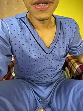 Snapshot of MoiseXxx_777 chatting on 12-05-24, 06:21 MoiseXxx 777 online show from 12-05-24, 06:21