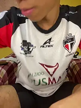 Snapshot of MoiseXxx_777 chatting on 12-18-24, 06:53 MoiseXxx 777 online show from 12-18-24, 06:53