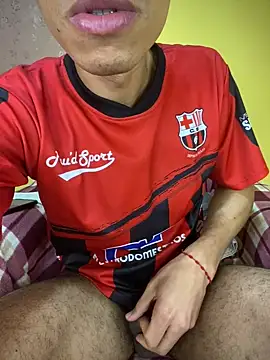 Snapshot of MoiseXxx_777 chatting on 12-19-24, 10:02 MoiseXxx 777 online show from 12-19-24, 10:02