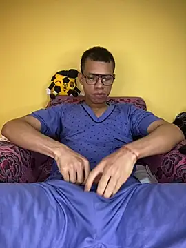 Snapshot of MoiseXxx_777 chatting on 01-21-25, 09:35 MoiseXxx 777 online show from 01-21-25, 09:35