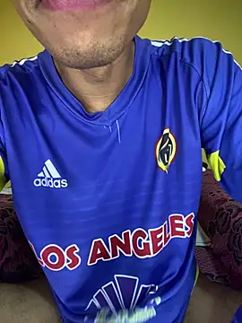 Snapshot of MoiseXxx_777 chatting on 03-02-25, 10:35 MoiseXxx 777 online show from 03-02-25, 10:35