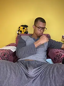 Snapshot of MoiseXxx_777 chatting on 03-09-25, 10:08 MoiseXxx 777 online show from 03-09-25, 10:08