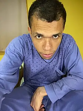 Snapshot of MoiseXxx_777 chatting on 09-19-25, 06:26 MoiseXxx 777 online show from 09-19-25, 06:26