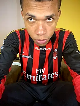 Snapshot of MoiseXxx_777 chatting on 10-21-25, 06:47 MoiseXxx 777 online show from 10-21-25, 06:47