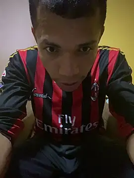 Snapshot of MoiseXxx_777 chatting on 10-23-25, 07:07 MoiseXxx 777 online show from 10-23-25, 07:07