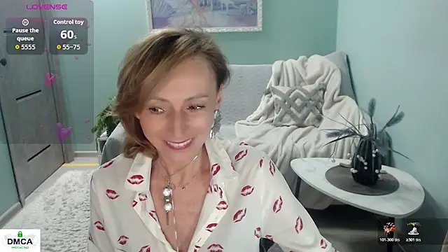 Snapshot of HornyMilf_777 chatting on 05-20-26, 06:52 HornyMilf 777 online show from 05-20-26, 06:52