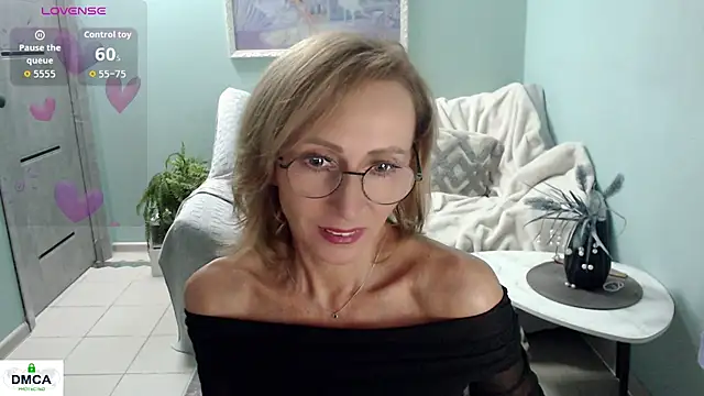Snapshot of HornyMilf_777 chatting on 07-18-26, 07:12 HornyMilf 777 online show from 07-18-26, 07:12