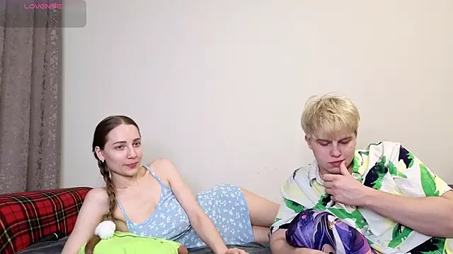 Snapshot of Emily_and_Ilumi chatting on 02-05-26, 06:12 Emily and Ilumi online show from 02-05-26, 06:12