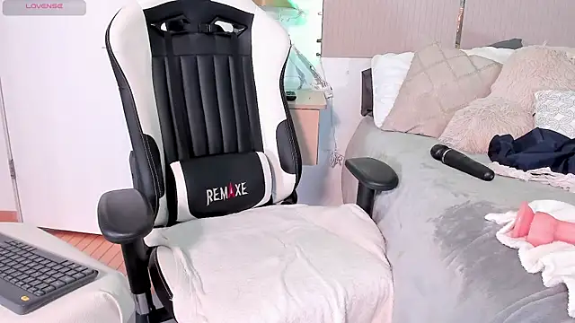 Jadeh Williams02 online show from 03-14-25, 01:16