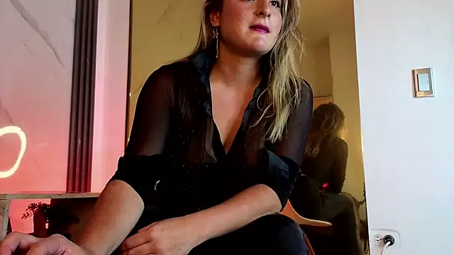CandyQueenGold online show from 06-05-26, 06:57