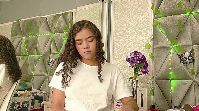 Snapshot of Angela_lovee chatting on 09-12-25, 12:49 Angela lovee online show from 09-12-25, 12:49