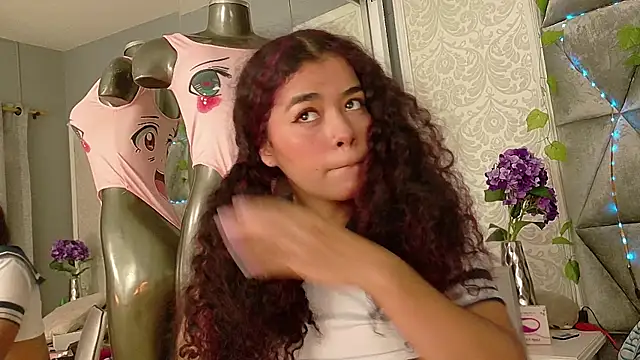 Snapshot of Angela_lovee chatting on 09-27-25, 12:54 Angela lovee online show from 09-27-25, 12:54